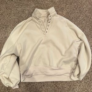 Quarter button cream fleece pullover